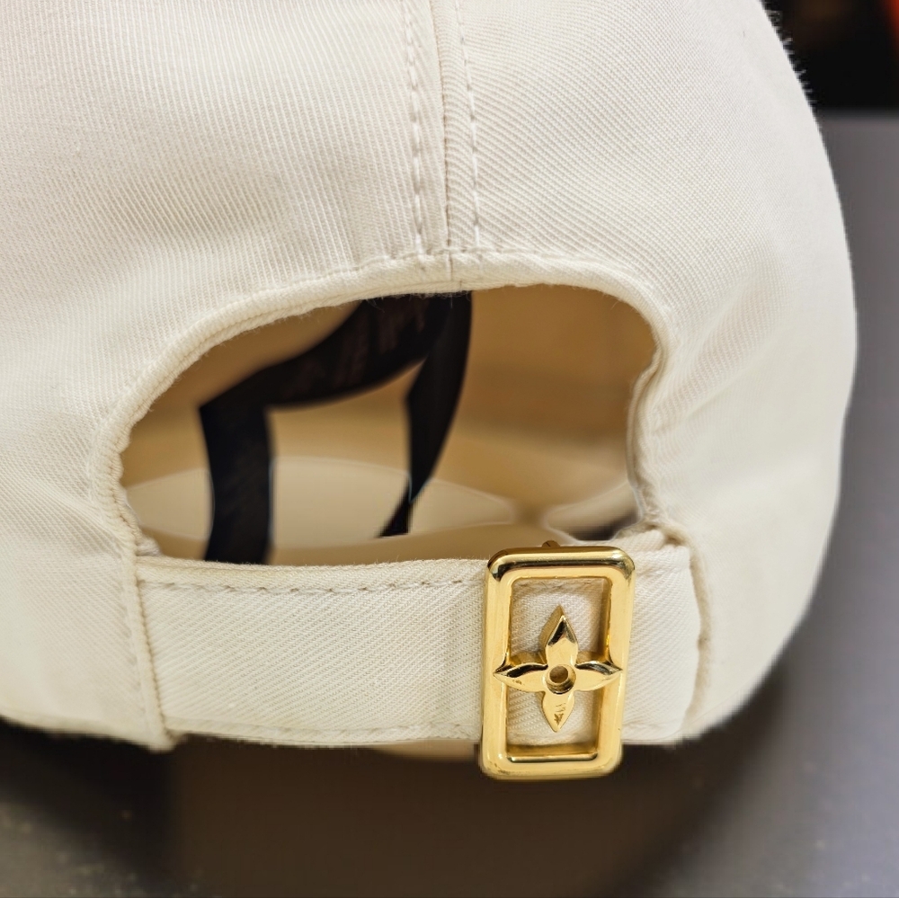 ✨️Authentic Louis Vuitton Signature Cap with Pink Lv Logo - Picture 10 of 16